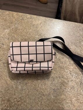 Neutral Grid Crossbody Bag - Pink